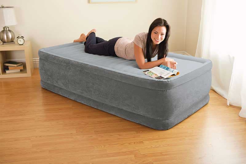Visoki krevet na naduvavanje sa ugrađenom pumpom Intex Twin DeLuxe 99x191x46 64412ND