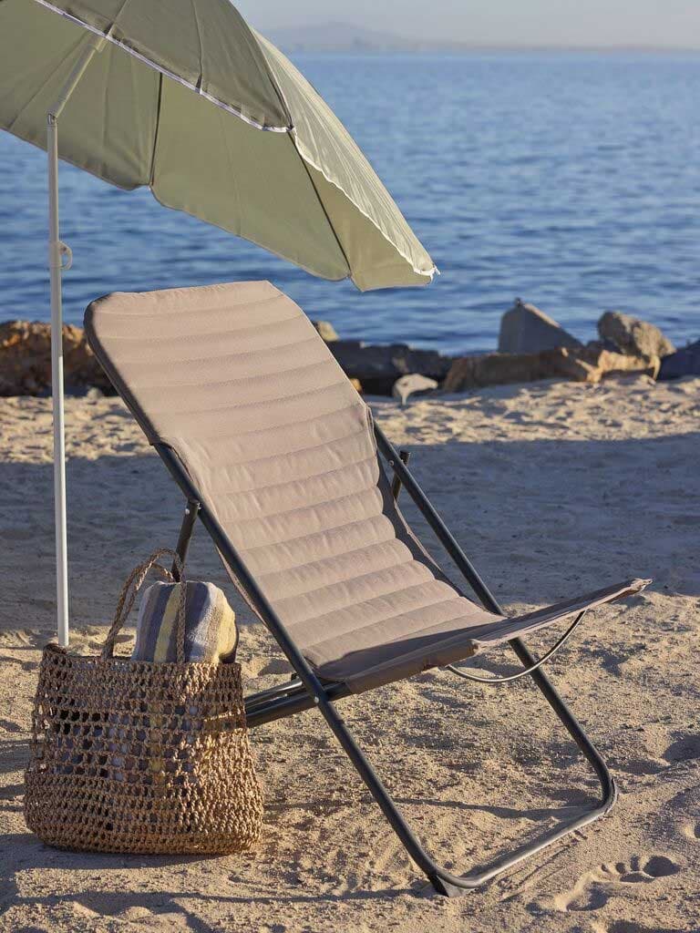Podesiva stolica za plažu – Retro šarm za moderno uživanje