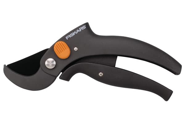 Fiskars baštenske makaze za orezivanje suvih grana 111330