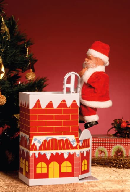 Deda Mraz koji ulazi u dimnjak uz muziku Last Christmas