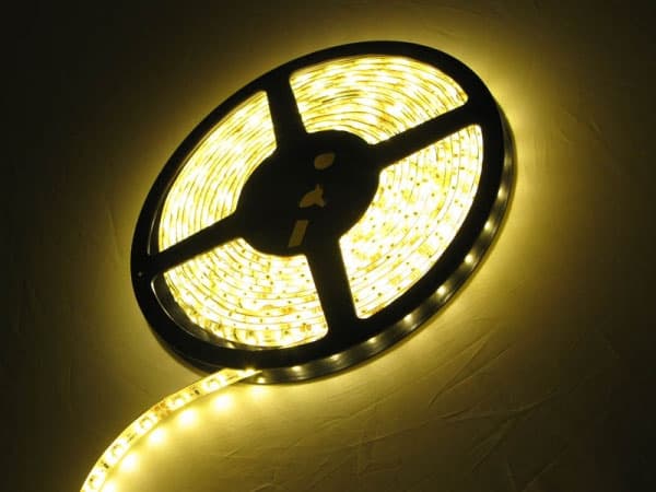 Led traka Toplo bela 30 Led/m 3W/m 5m kotur 2835WW-30aa 020689