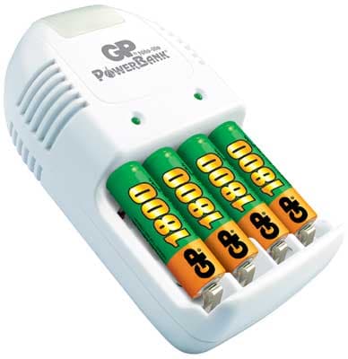 Gp PowerBank Nite-Lite - punjač za AA, AAA i baterije od 9V sa 4 NiMH baterije